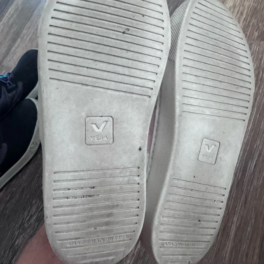 VEJA Esplar White Petal Silver Velcro Sneaker 2 kids - Picture 7 of 7